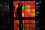pasar modal indonesia, ihsg, saham, investasi, the fed, rupiah, ekonomi indonesia, bank dbs, radhika rao, analisis pasar, koreksi saham, risiko investasi,