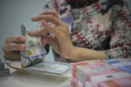 Nilai Tukar Rupiah Terus Tertekan: Dinamika Dolar AS dan Proyeksi Pasar Mendatang