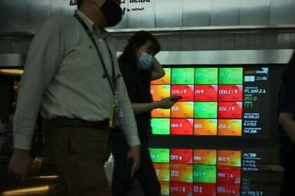 IHSG Anjlok 1% Saat Demo Meluas; Pasar Terdorong Sentimen Politik